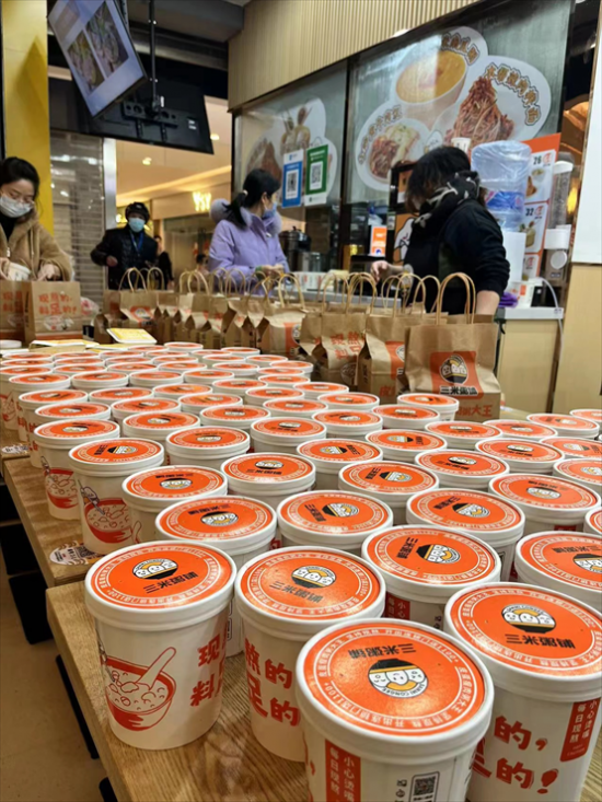 腊八日销超30万单，三米粥铺助力加盟商实现创业梦！