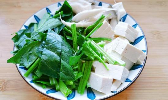 菠菜豆腐最简单最好吃的做法是什么呢？