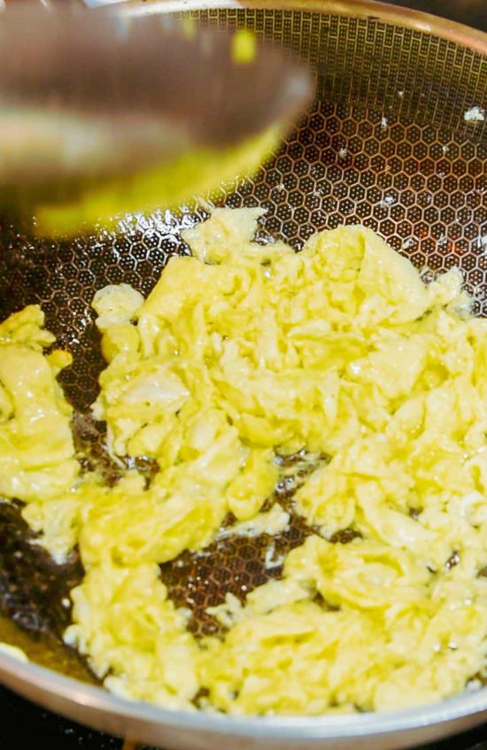 蛋炒饭简单做法全过程（色香味俱全）