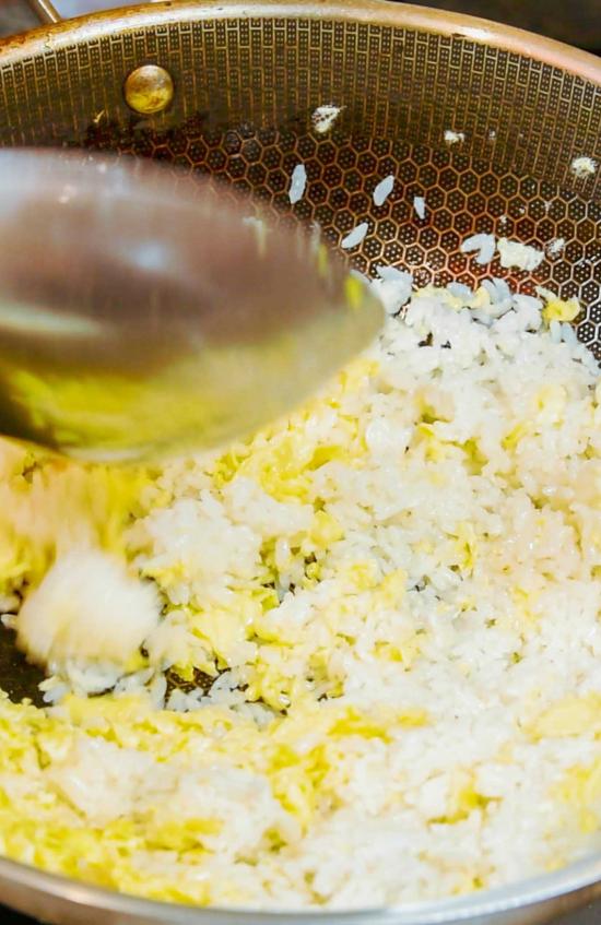 蛋炒饭简单做法全过程（色香味俱全）