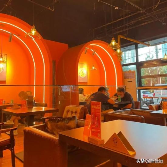投资80万开炸鸡汉堡店，日营业额7000，我从装修到倒闭只用了1年