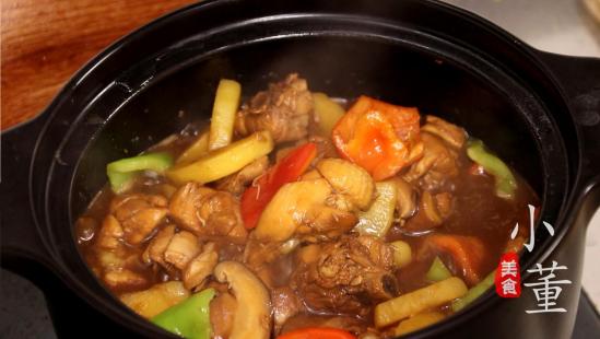 关于黄焖鸡块的做法所需食材步骤（教你家常做法）