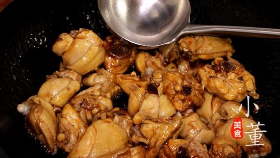 关于黄焖鸡块的做法所需食材步骤（教你家常做法）