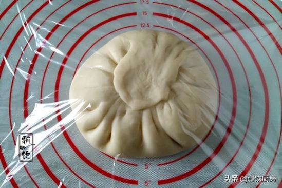 老婆饼怎么做又软又酥蛋黄酥怎么做呢 ？
