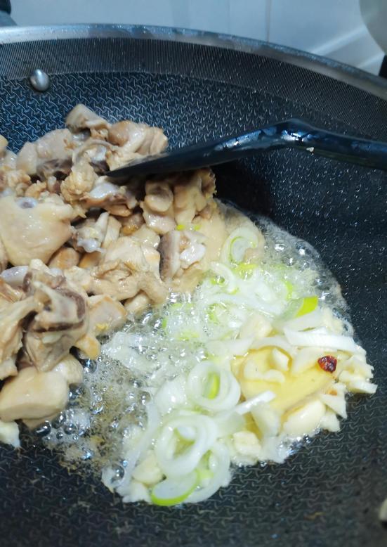 鸡火锅的做法所需食材步骤