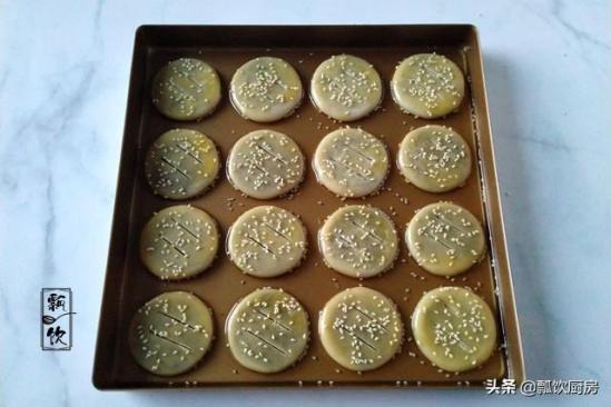 老婆饼怎么做又软又酥蛋黄酥怎么做呢 ？