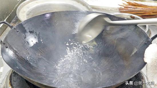 如何做出美味的油泼面？