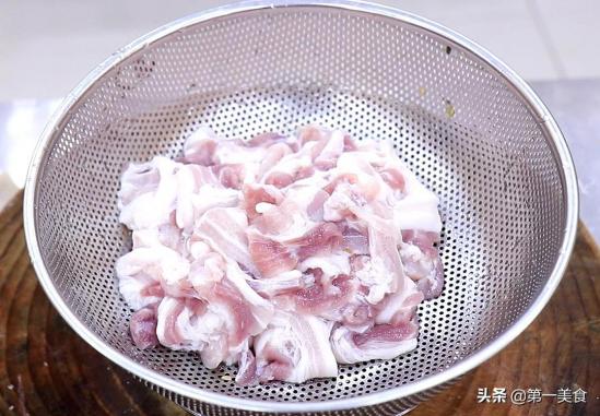 关于孜然肉片的做法所需食材步骤