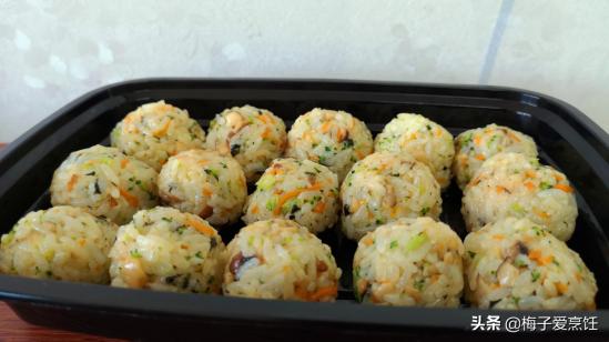 关于紫菜饭团的做法所需食材步骤