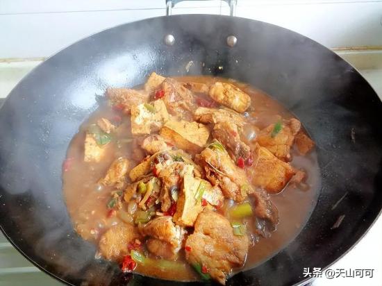如何做出口感鲜美的清炖鱼？