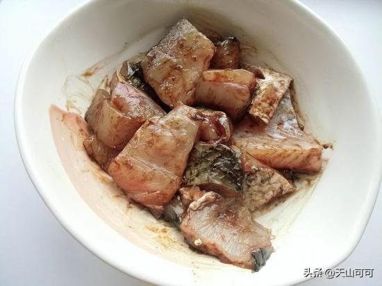 如何做出口感鲜美的清炖鱼？