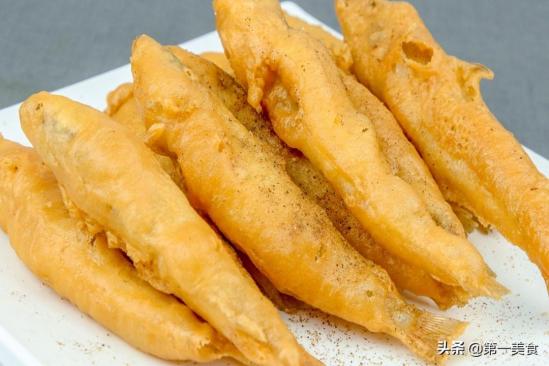 关于炸小鱼的做法所需食材步骤