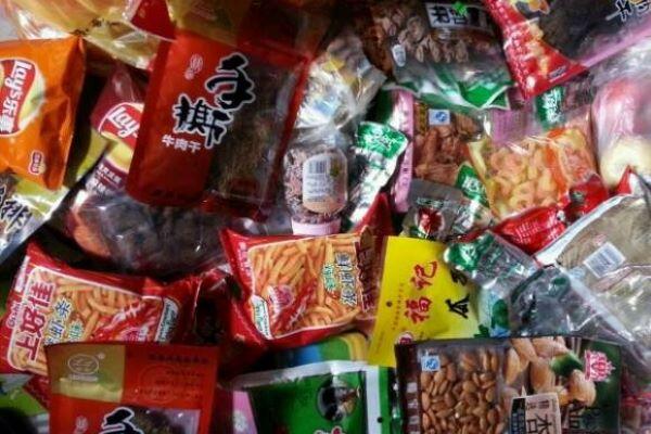 大小爱吃零食连锁加盟店加盟费是多少钱？了解开店投资成本预估