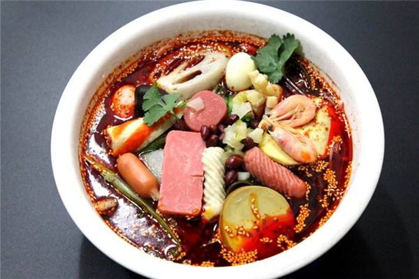麻辣烫加盟店大概多少钱？附开店投资预估
