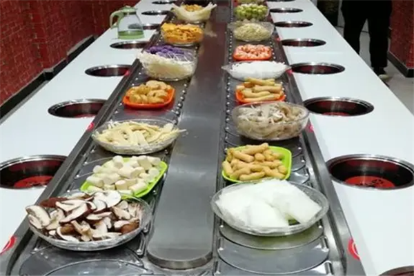 荟萃居旋转自助小火锅加盟产品图片