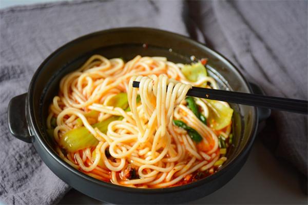 呱呱土鸡米线加盟产品图片