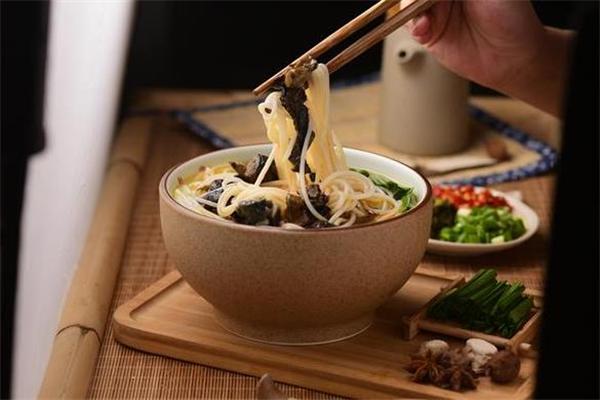 那色普乌鸡米线加盟产品图片