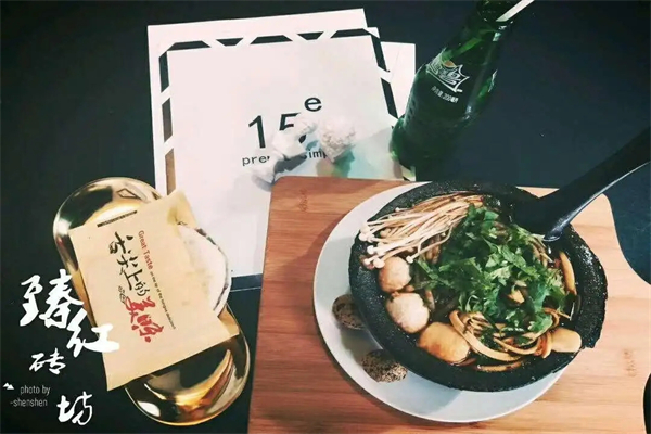 臻红砖坊土豆粉加盟产品图片