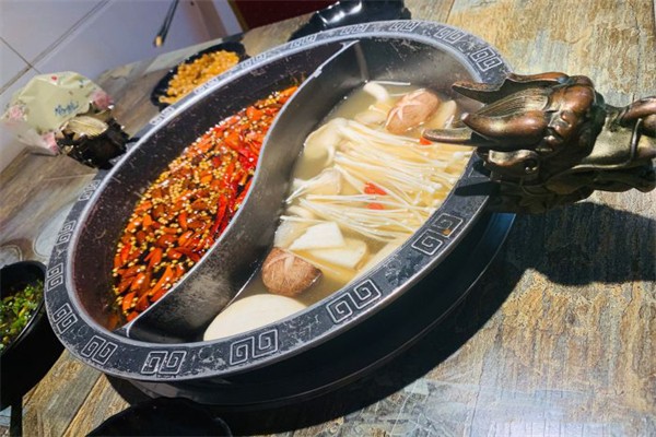 官渝府美蛙鱼头加盟产品图片