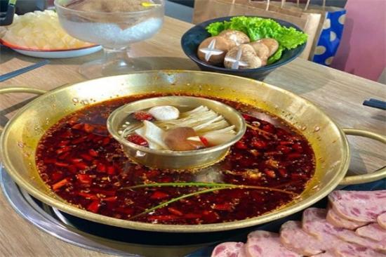 龙洲湾老火锅加盟产品图片