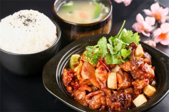欣欣黄焖鸡米饭加盟产品图片
