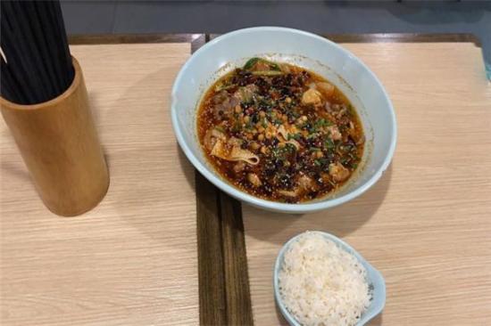 宽燚辣卤火锅冒菜加盟产品图片