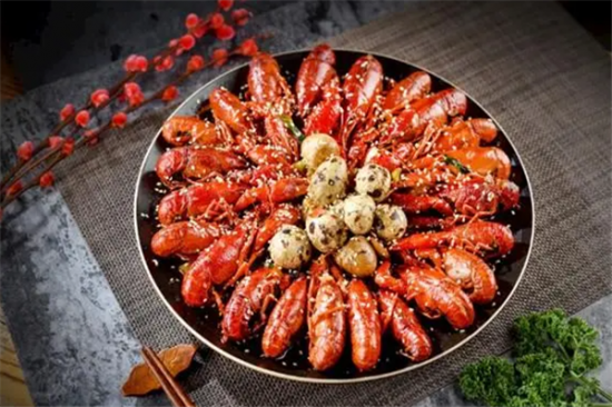 仟佰味麻辣小龙虾加盟
