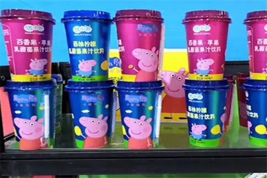 小猪佩奇奶茶店加盟