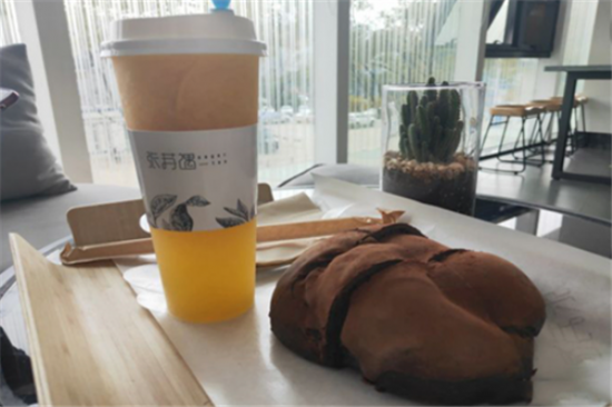 张苏遇奶茶加盟