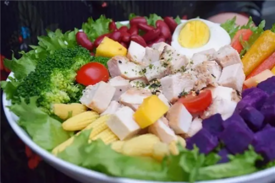 秋葵家轻食沙拉加盟