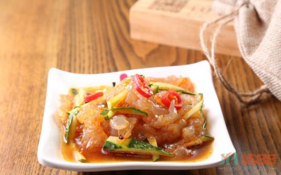 卢小鱼酸菜鱼米饭加盟优势-馋嘴餐饮网