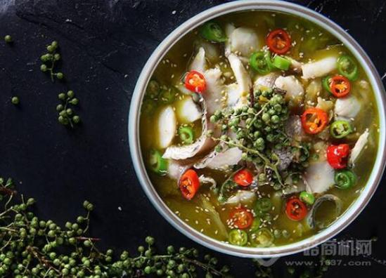 乐潮儿酸菜鱼捞饭加盟